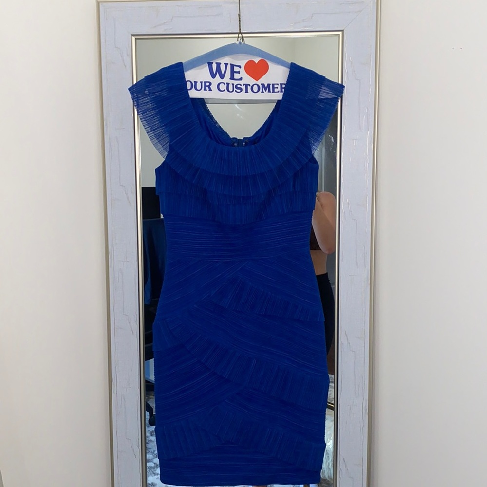 Beautiful navy blue BCBG dress 💙